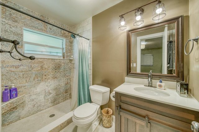 9104 SW 180th St, Palmetto Bay, FL 33157