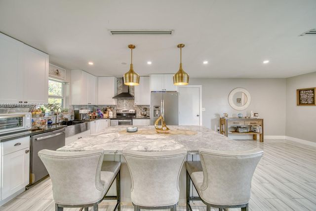 9104 SW 180th St, Palmetto Bay, FL 33157