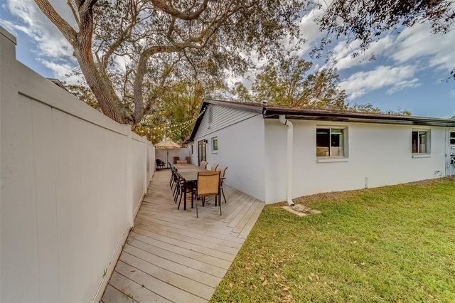 140 MEADOWLARK DR, Safety Harbor, FL 34695