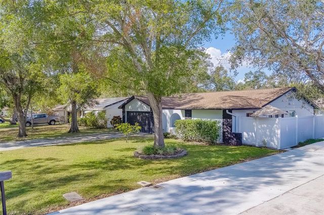 140 MEADOWLARK DR, Safety Harbor, FL 34695