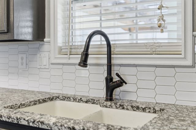 16921 Elm Lane, Morris, OK 74445