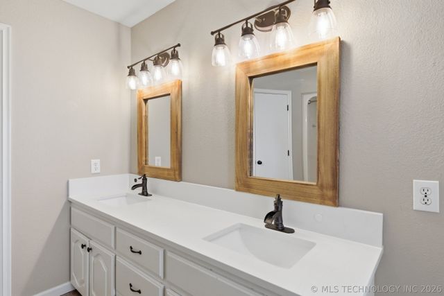 16921 Elm Lane, Morris, OK 74445