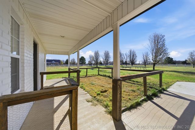 16921 Elm Lane, Morris, OK 74445