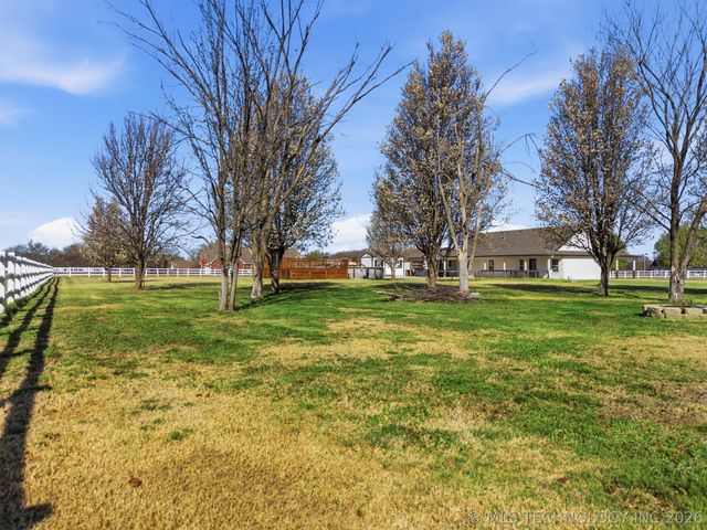 16921 Elm Lane, Morris, OK 74445