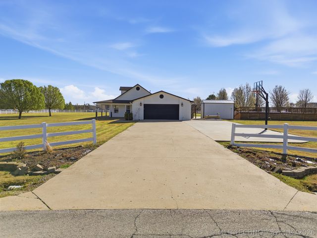 16921 Elm Lane, Morris, OK 74445