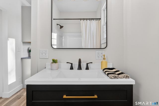 1486 Route 163, Montville, CT 06370