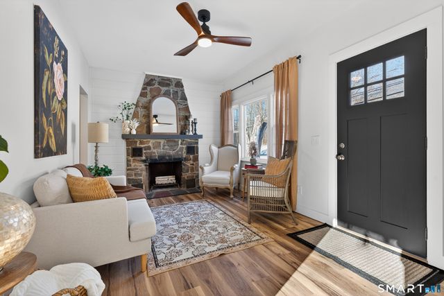 1486 Route 163, Montville, CT 06370