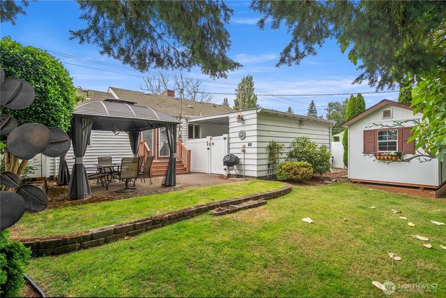 2658 35th Avenue W, Seattle, WA 98199