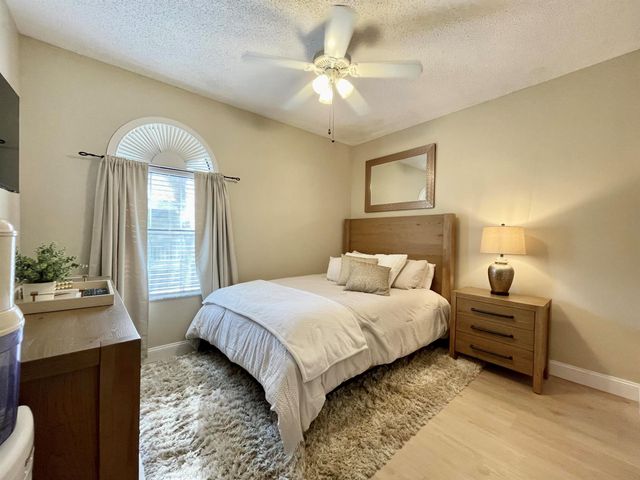 202 Cypress Point Drive 202, Palm Beach Gardens, FL 33418