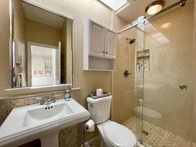 202 Cypress Point Drive 202, Palm Beach Gardens, FL 33418