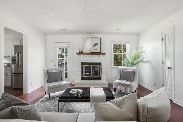 1201 Reelfoot Cir, Nashville, TN 37214