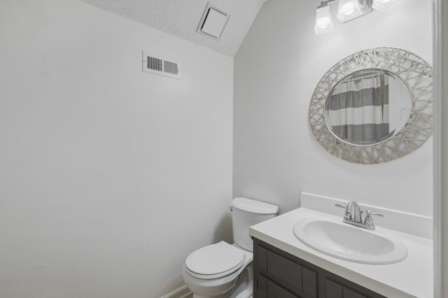1201 Reelfoot Cir, Nashville, TN 37214