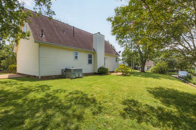 1201 Reelfoot Cir, Nashville, TN 37214