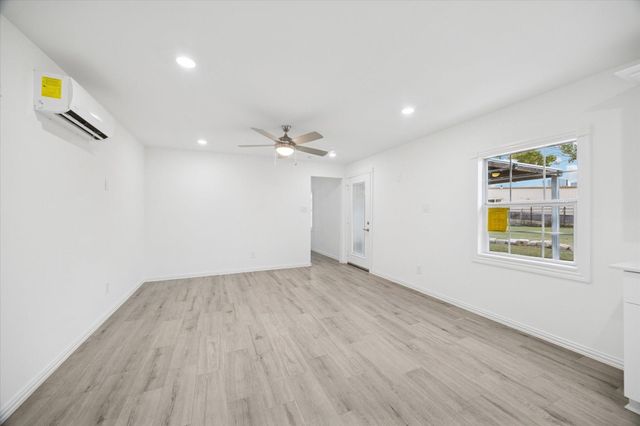 6415 Upshaw Drive, Houston, TX 77396