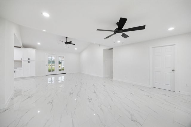 6415 Upshaw Drive, Houston, TX 77396