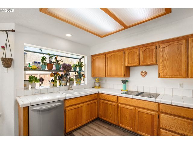 3295 Ne 4TH Ave, Hillsboro, OR 97124