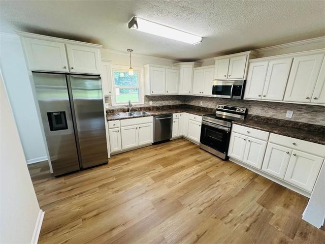 145 Cardinal Drive NE, Calhoun, GA 30701