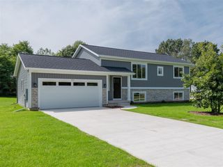 3511 Twin Spruce Drive, Kalamazoo, MI 49004