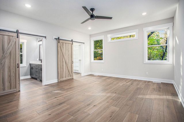 8060 Hunters Crossing, Kalamazoo, MI 49009