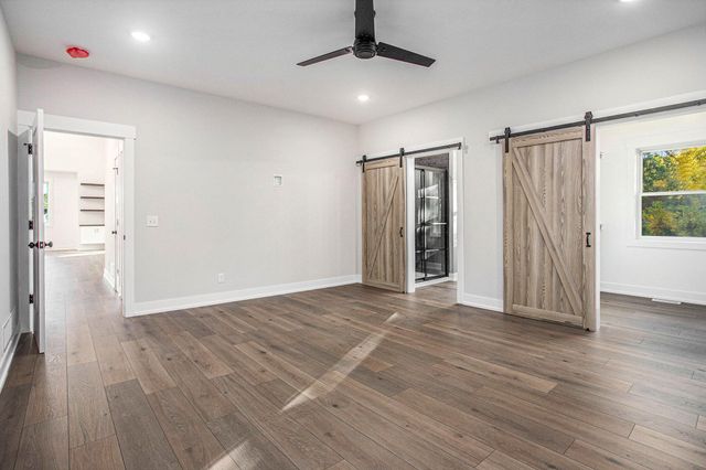 8060 Hunters Crossing, Kalamazoo, MI 49009