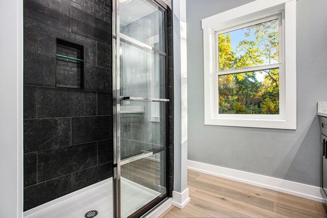 8060 Hunters Crossing, Kalamazoo, MI 49009