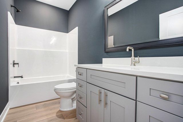 8060 Hunters Crossing, Kalamazoo, MI 49009