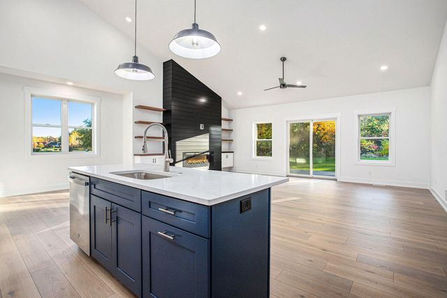 8060 Hunters Crossing, Kalamazoo, MI 49009