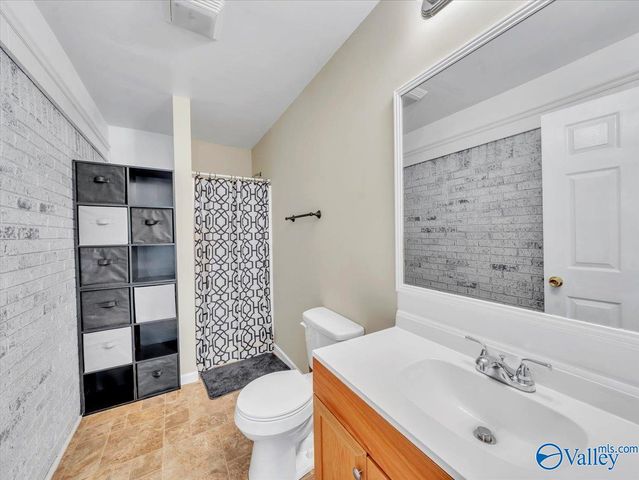 759 Carter Grove Road, Toney, AL 35773