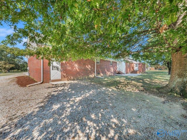 759 Carter Grove Road, Toney, AL 35773