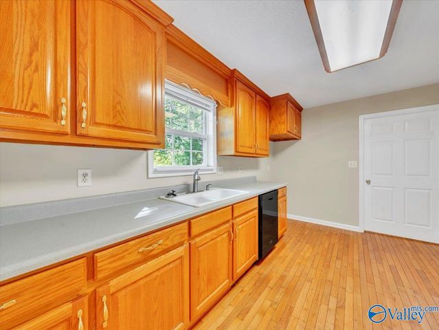 759 Carter Grove Road, Toney, AL 35773