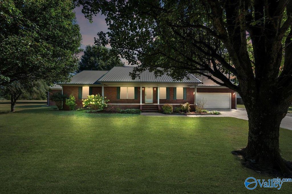 759 Carter Grove Road, Toney, AL 35773