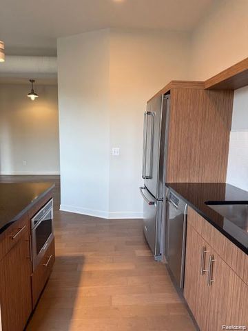804 N Main Street 2A, Rochester, MI 48307