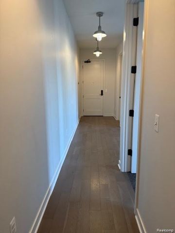 804 N Main Street 2A, Rochester, MI 48307