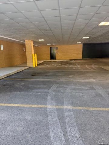 804 N Main Street 2A, Rochester, MI 48307