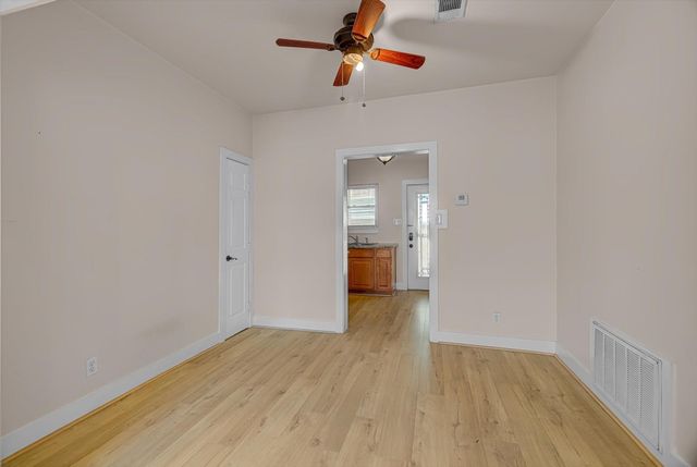 1017 11th Street 2, Galveston, TX 77550