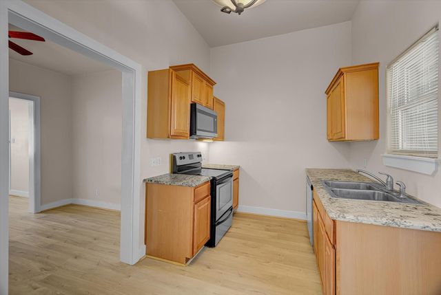 1017 11th Street 2, Galveston, TX 77550