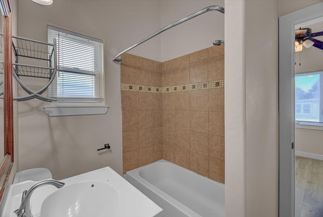 1017 11th Street 2, Galveston, TX 77550