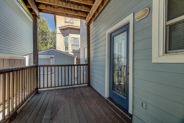 1017 11th Street 2, Galveston, TX 77550