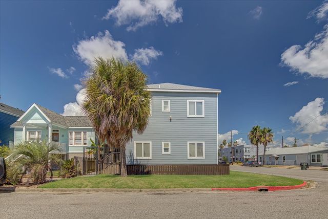 1017 11th Street 2, Galveston, TX 77550