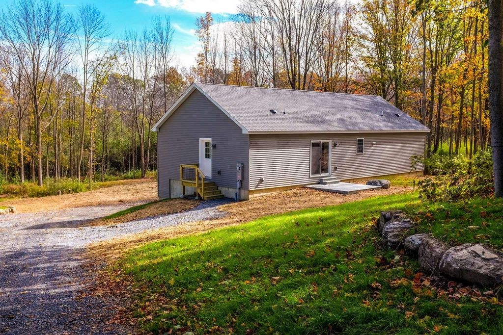 261 School Street, Shoreham, VT 05770