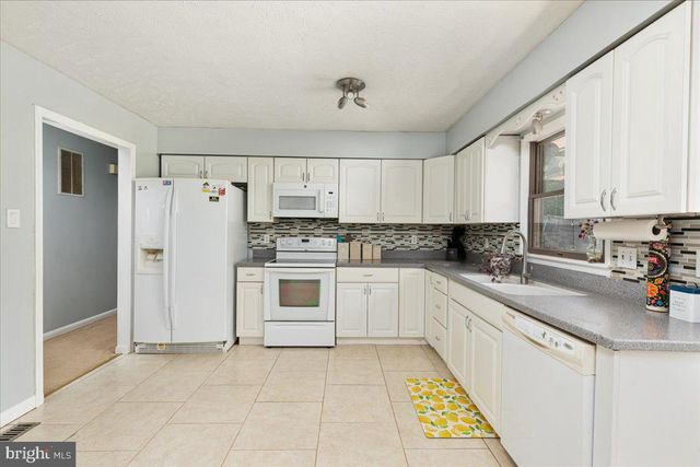 1475 MARKHAM ST, Front Royal, VA 22630