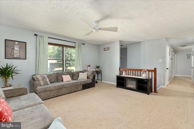 1475 MARKHAM ST, Front Royal, VA 22630