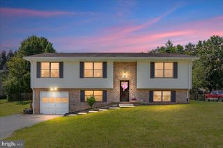 1475 MARKHAM ST, Front Royal, VA 22630