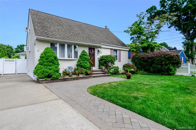 26 Rhode Avenue, Merrick, NY 11566