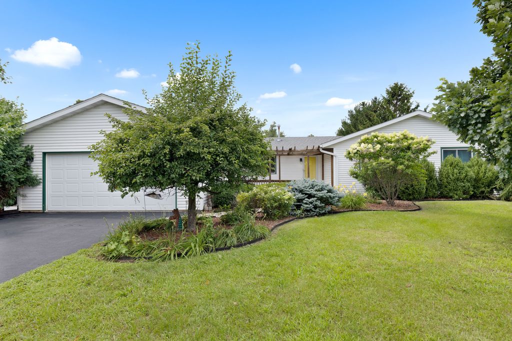 706 Pin Oak Road, Rockton, IL 61072