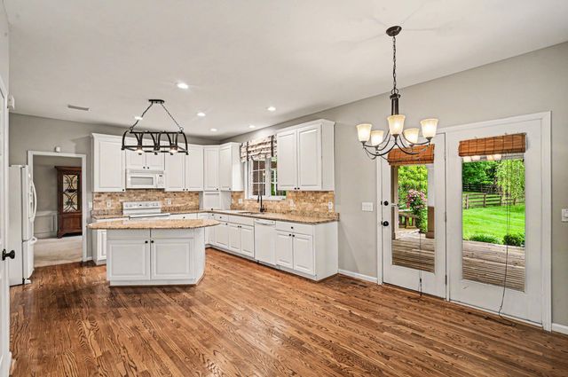 582 Savannah Drive, Walton, KY 41094