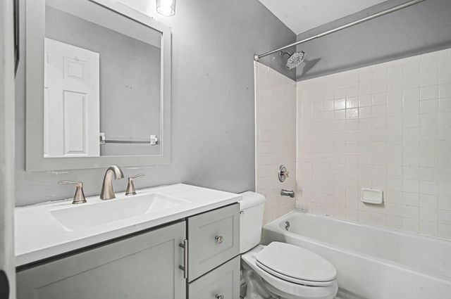 582 Savannah Drive, Walton, KY 41094