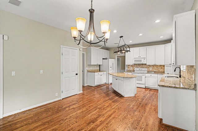 582 Savannah Drive, Walton, KY 41094