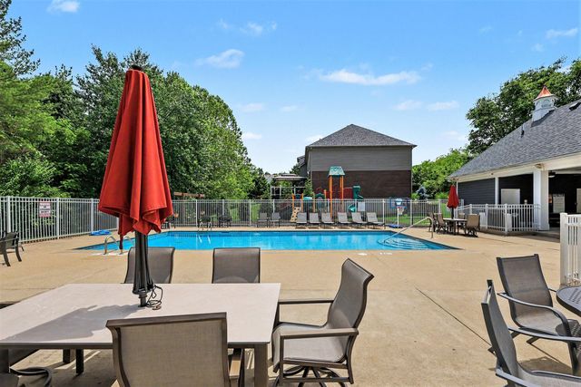 582 Savannah Drive, Walton, KY 41094