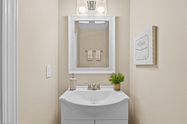 5116 Autumncrest Drive, Greensboro, NC 27407